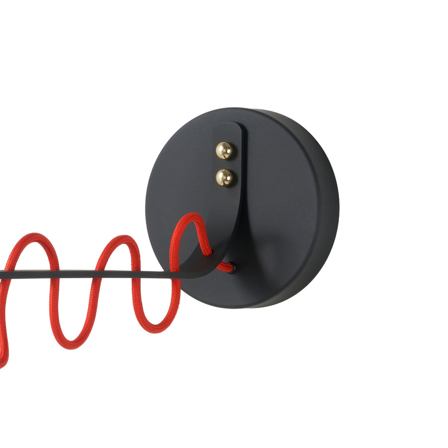 Arandela Haste longa ZIGUE-ZAGUE microtextura preta + acrílico + botão polido e fio vermelho