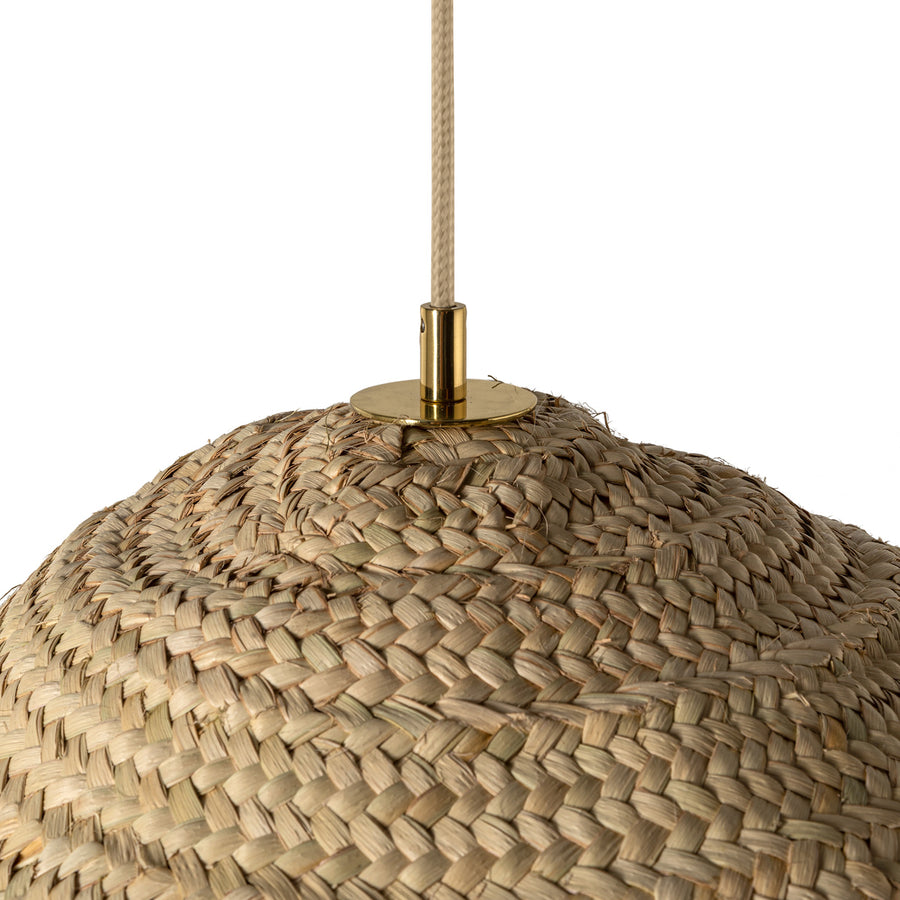 Pendente CARAÍVA cúpula dupla em palha natural trançada e acabamento em latão polido