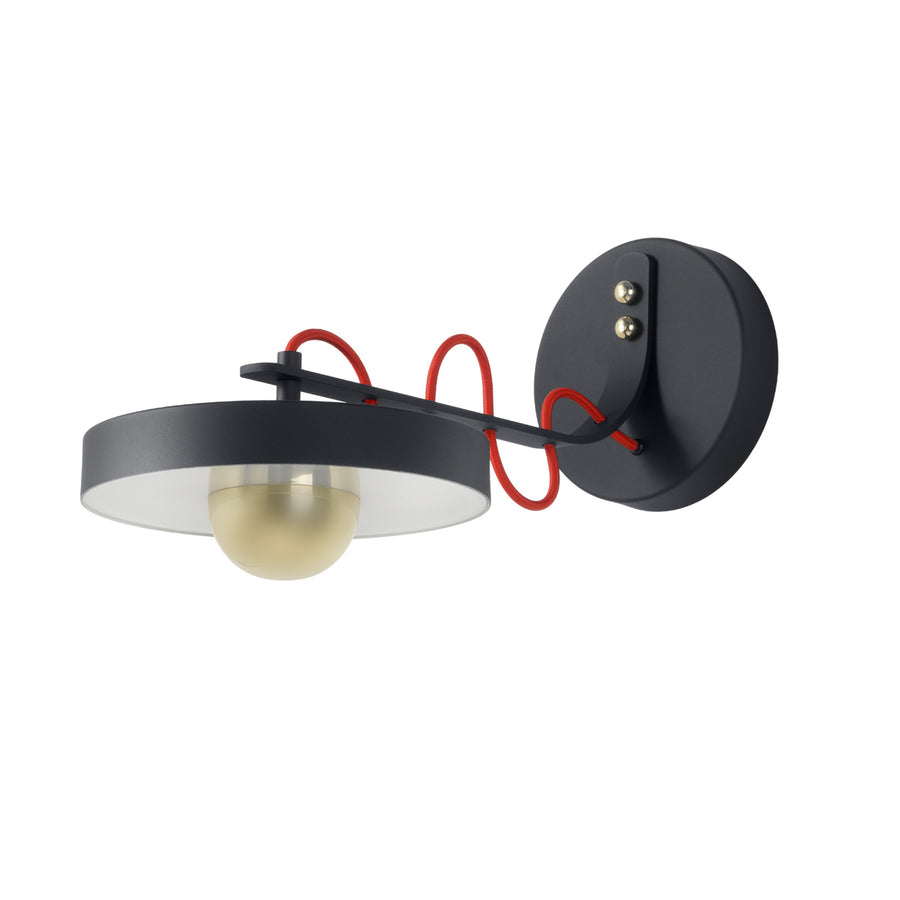 Arandela Haste curta ZIGUE-ZAGUE microtextura preta + acrílico + botão latão polido e fio vermelho