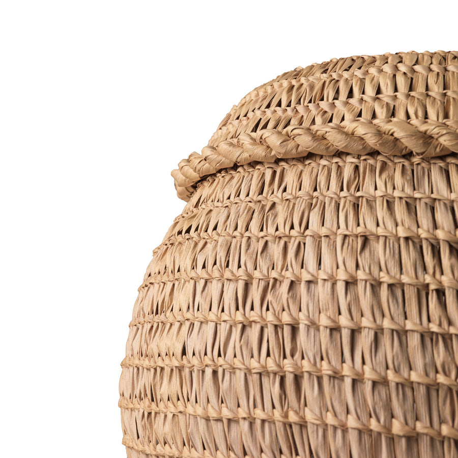 Natural woven carnauba straw basket