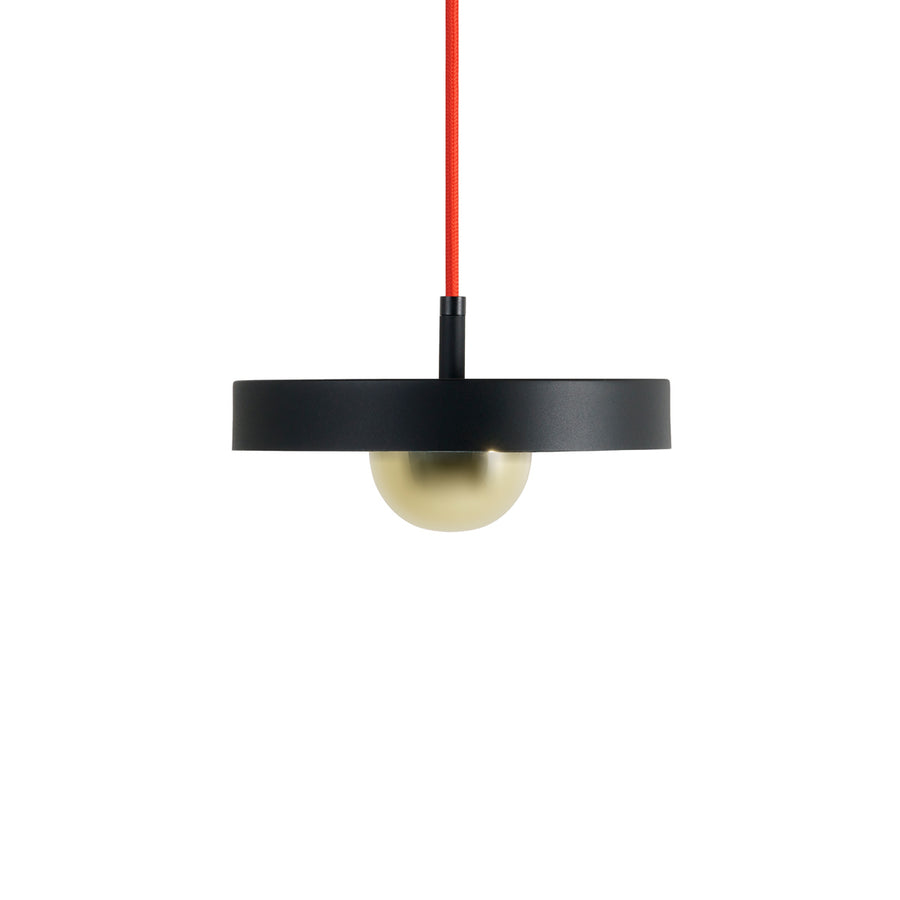 Pendente solo 1 ZIGUE-ZAGUE pintura microtextura preta + acrílico + botão polido e fio de vermelho
